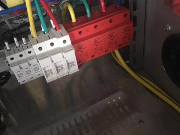 海拔較高的輸變電工程如何選擇國(guó)家電網(wǎng)浪涌保護(hù)器呢？[杭州光束防雷]