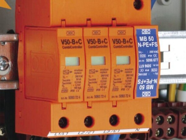 浪涌保護(hù)器